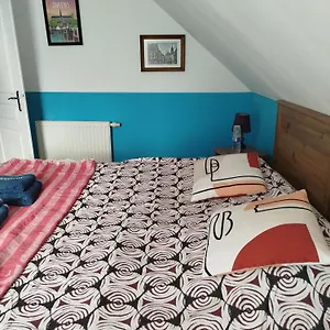 Bleue Dans Maison Avec Parking Maison d'hôtes